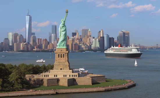 Die Queen Mary 2 vor New York / Fotocredit: Cunard Kreuzfahrtschiff Queen Mary 2 vor New York