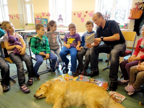 Hund Volksschule Leoben-Seegraben