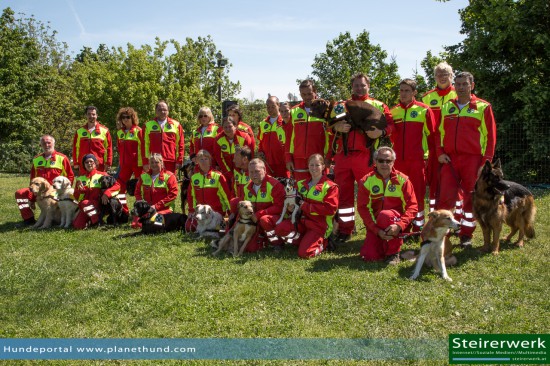 Österreichische Suchhundestaffel Gruppenfoto