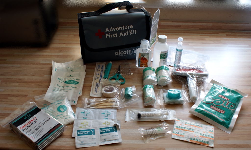 Erste Hilfe Set von alcott im Test Hund