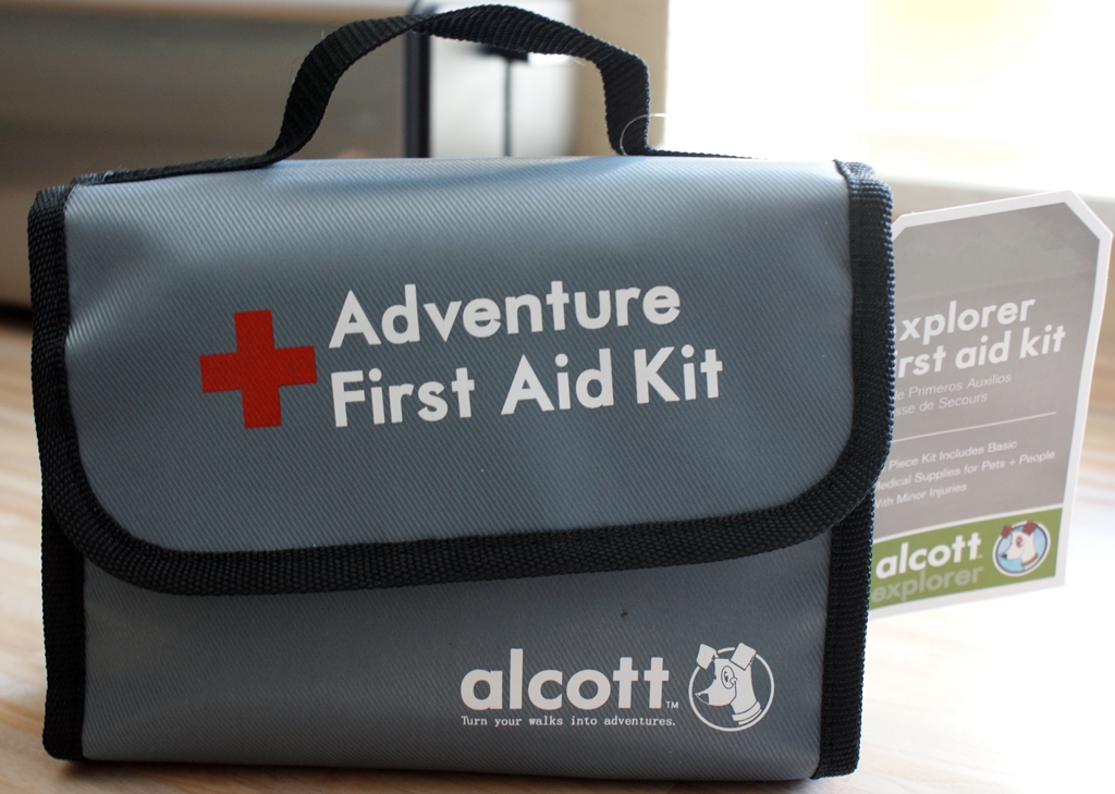First Aid Kit von Alcott Adventure: Erste-Hilfe-Set für Hunde im Test -  Easy Dogs