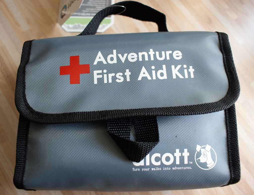Erste Hilfe Set von alcott im Test Hund