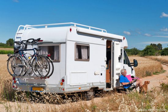 Wohnwagen Reise Frankreich Hund