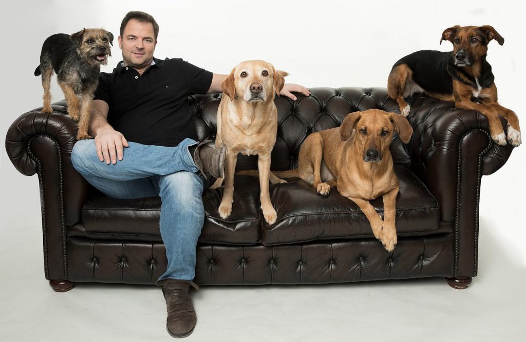 Martin Rütter mit Live-Show FREISPRUCH 2018 auf Tour - Martin Ruetter Freispruch Show 1024x667