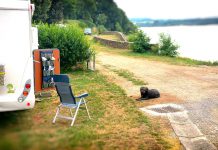 Wohnmobil Camping mit Hund am See