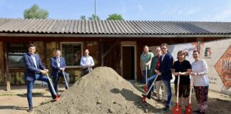 Land Steiermark investiert 528.000 Euro in neues Hundehaus in Kapfenberg Spatenstich zum Umbau des Tierheims Kapfenberg